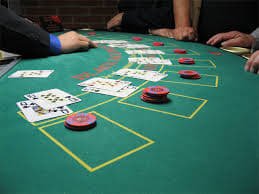 Antarmuka French Roulette di aplikasi bandar sloto dengan roda roulette dan area taruhan